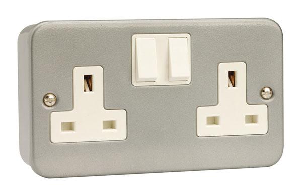 Click 2 Gang Switched Socket 13A DP Metal Clad